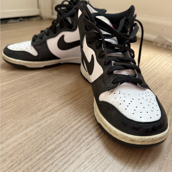 Nike Black and White High-Tops - Picture 1 of 1